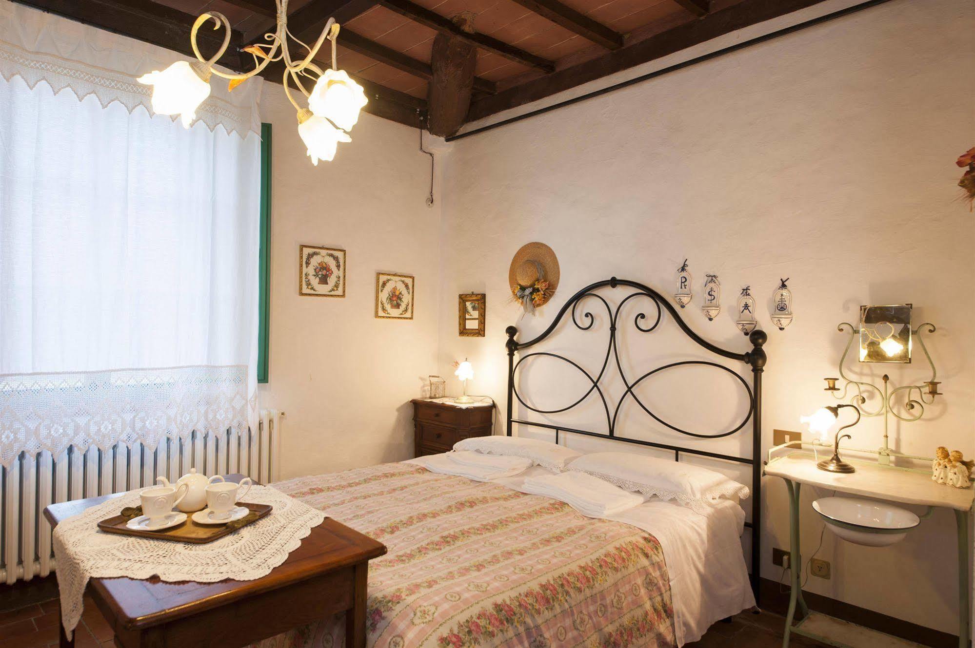 Agriturismo San Giorgio Монтероні-д'Арбія Екстер'єр фото
