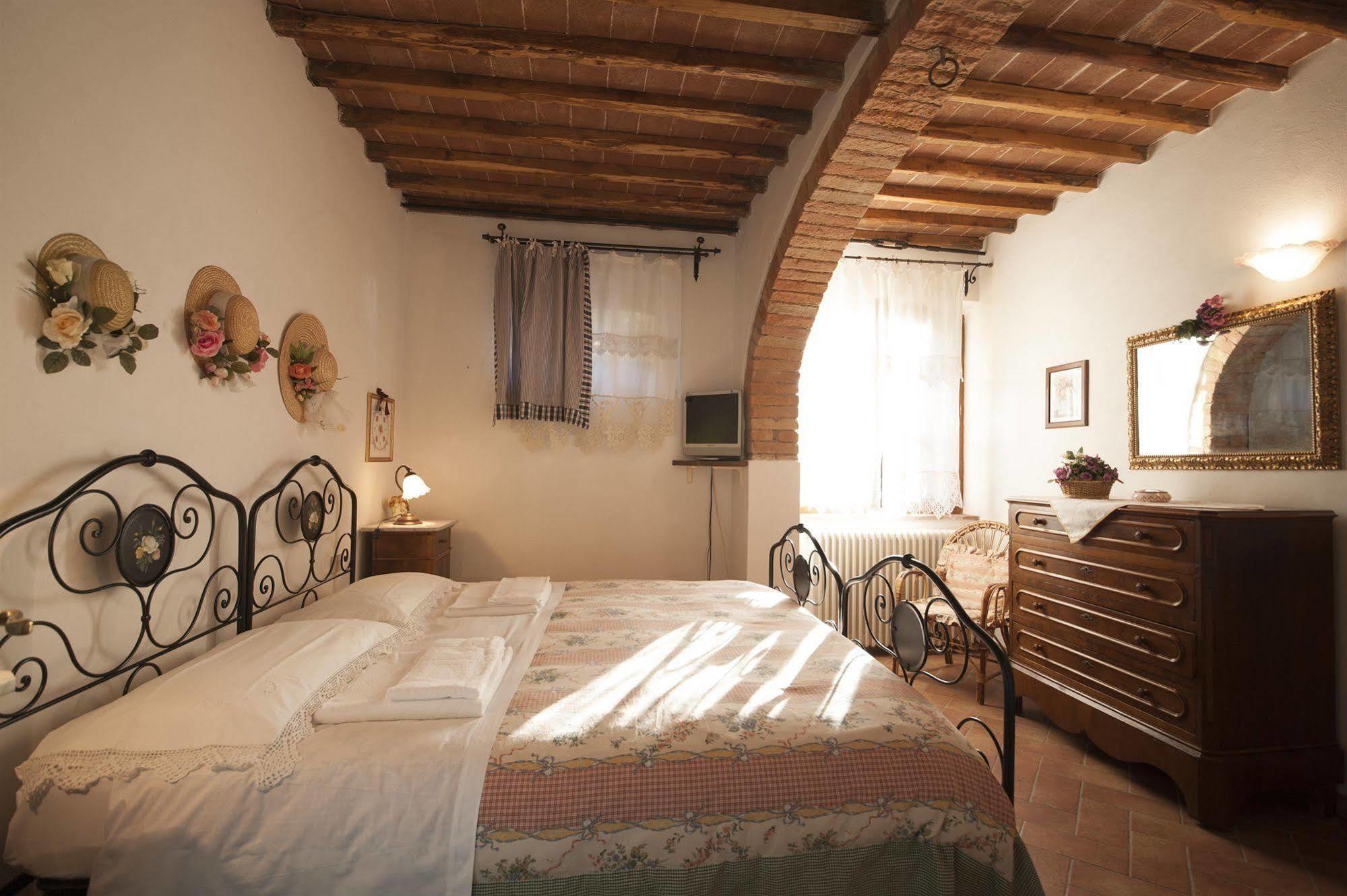 Agriturismo San Giorgio Монтероні-д'Арбія Екстер'єр фото
